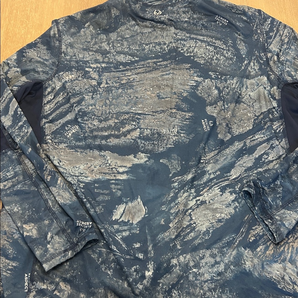 Realtree‎ Men's Long Sleeve reversible Blue Pattern Tee - Picture 8 of 8